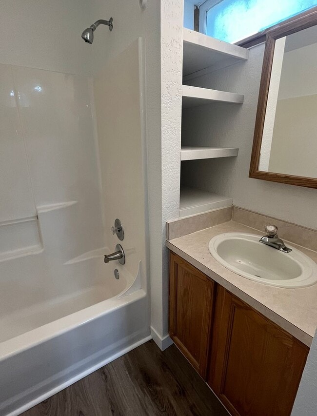 Building Photo - 1021/1023 High St