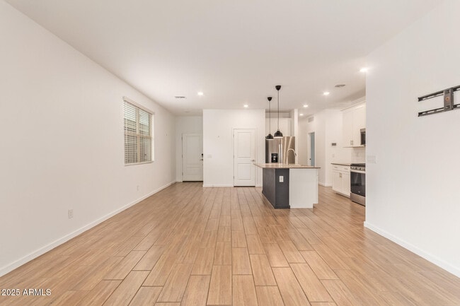 Building Photo - 14202 W Willow Ave