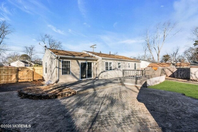 Building Photo - 905 Harrison Rd