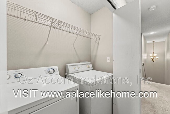 Building Photo - 2216 SW Rambling Vine Rd