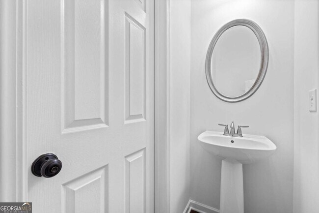 Building Photo - 4228 Laurel Creek Ct SE