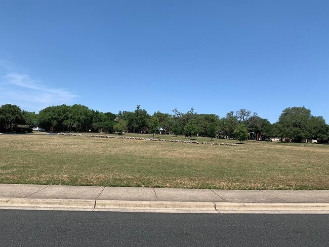 Building Photo - 5009 Hibiscus Valley Dr