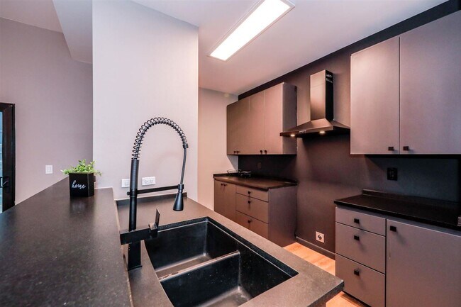 Building Photo - 7219 Rocio Dr