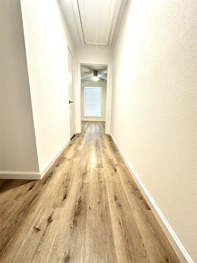 Building Photo - 14771 Perthshire Rd