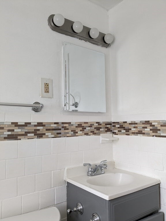 Building Photo - 10 Caddy Rd