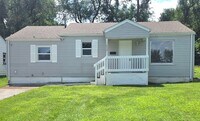 Building Photo - Remodeled 2 Bedroom, 2 Living Areas!  $925