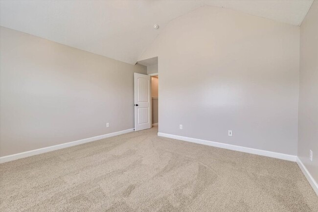Building Photo - 127 Radcliff Dr