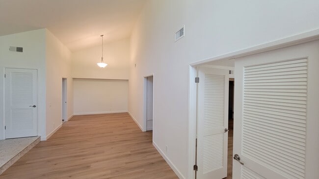 Building Photo - 18745 Paseo Picasso