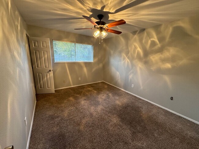 Building Photo - Beautiful 4 bedroom home in Bossier