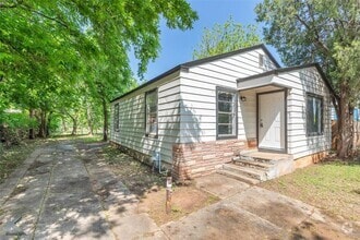 Building Photo - 850 Sunset Dr