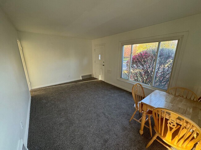Building Photo - Newly updated 3 bd house in Euclid- NO VOU...