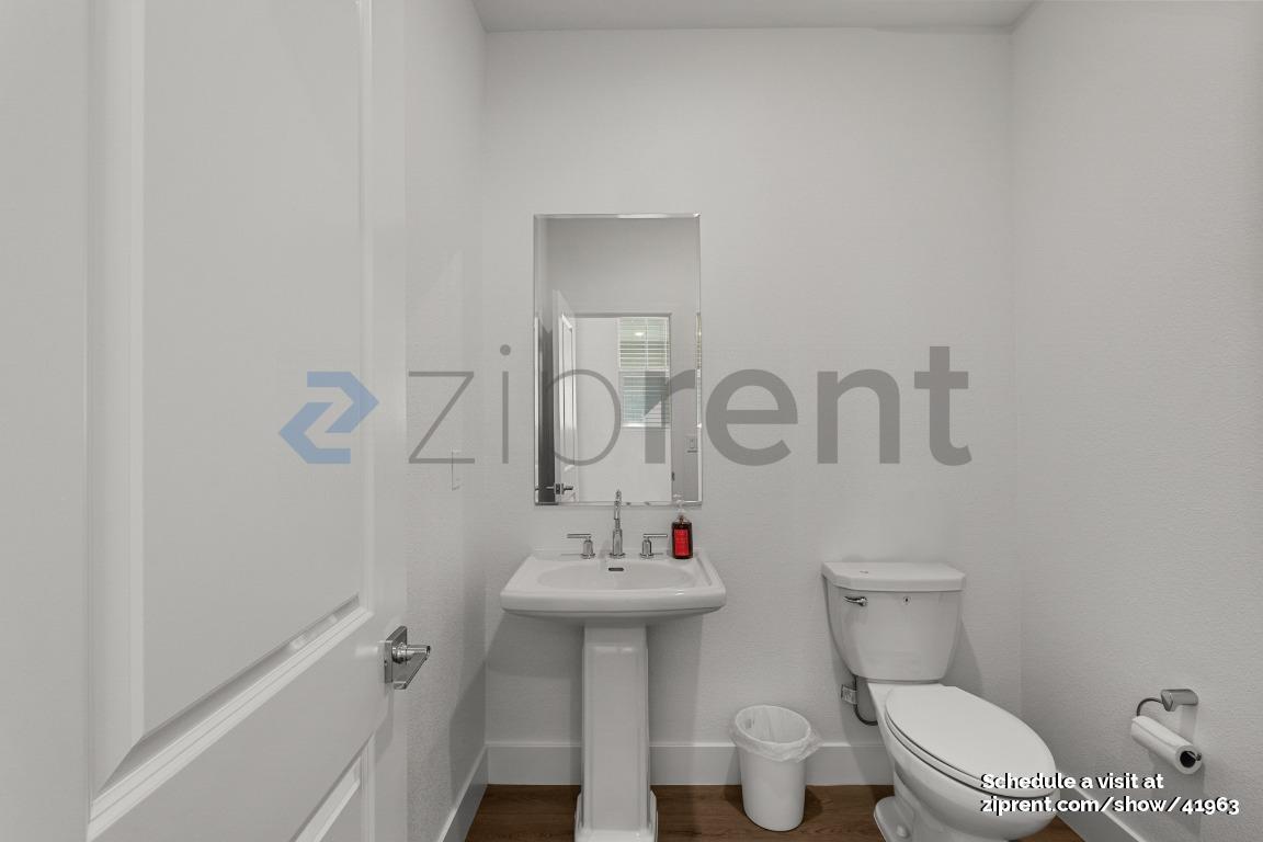 Building Photo - 7813 Lamplight Ct