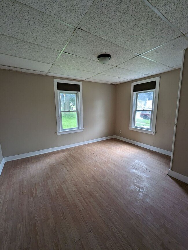 Building Photo - 210 S Doxtator St