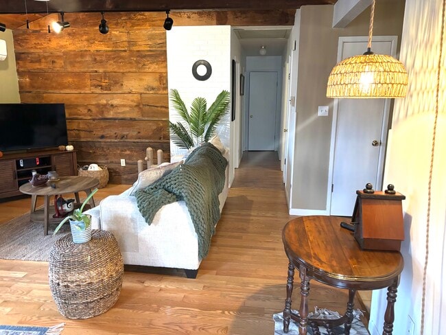 Building Photo - 805 Clinkscales Rd