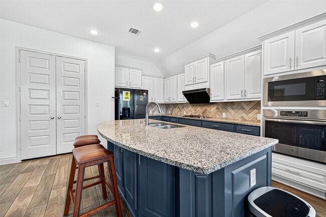Building Photo - 3602 Lake Falls Dr