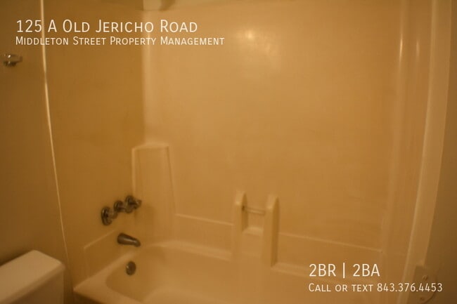 Building Photo - 125 Old Jericho Rd