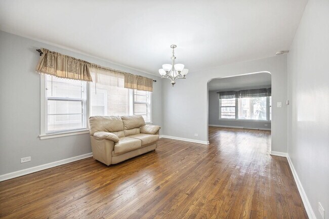 Building Photo - 5429 N Kimball Ave