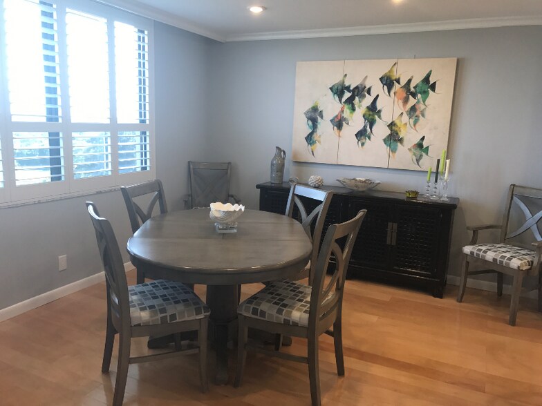 Building Photo - 2620 Cove Cay Dr