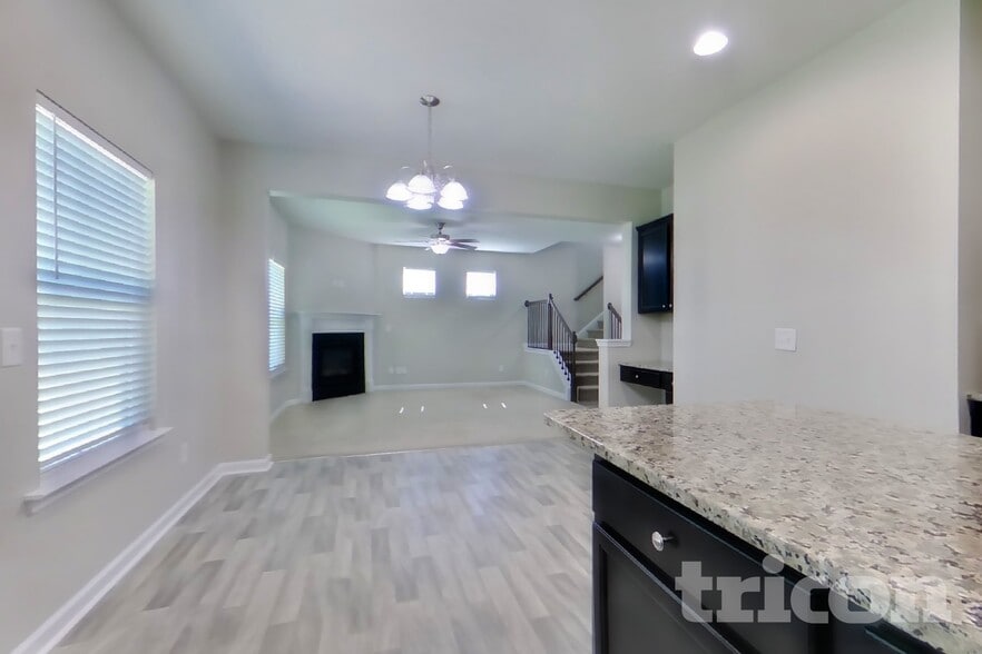 Building Photo - 228 Arbor Dr