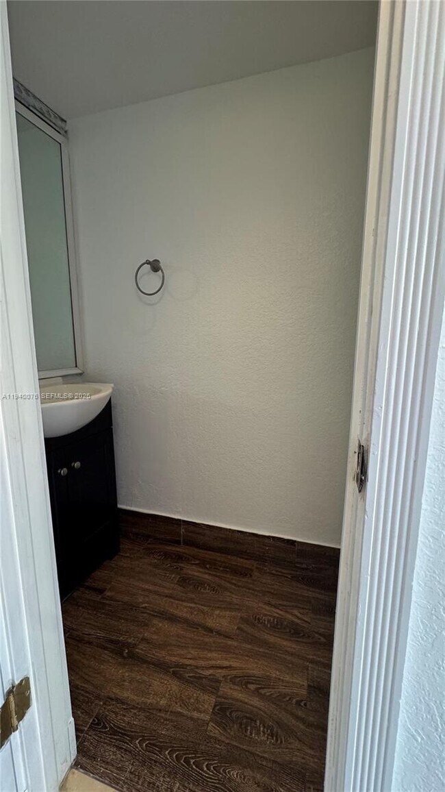 Building Photo - 8650 SW 109th Ave