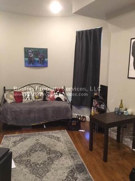 Building Photo - 497 Commonwealth Ave