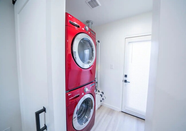 Laundry Included - 608 W 9th St