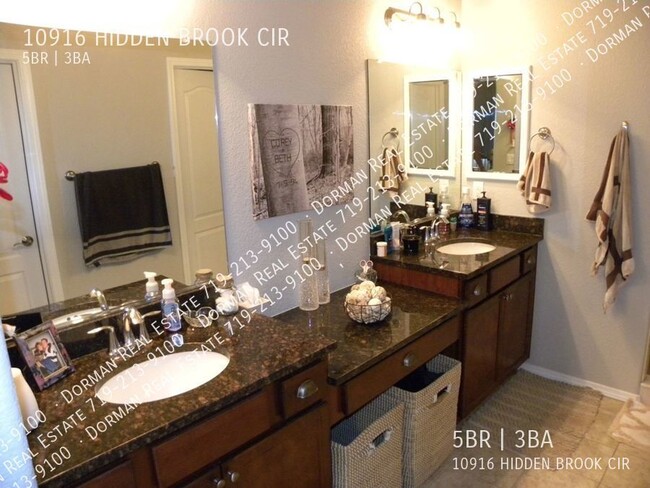 Building Photo - 10916 Hidden Brook Cir