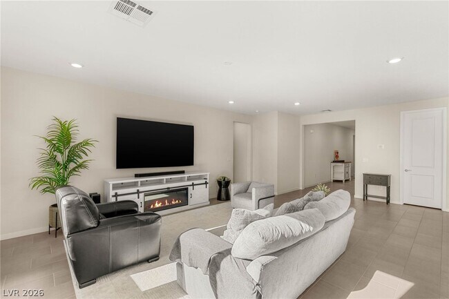 Building Photo - 3017 Bounding Home Rd