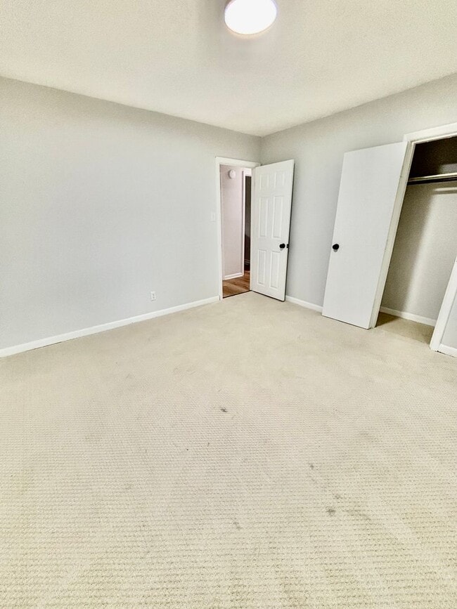 Building Photo - 3 Bedroom Ranch for Rent!