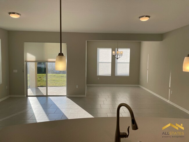 Building Photo - 13532 Fountainbleau Dr