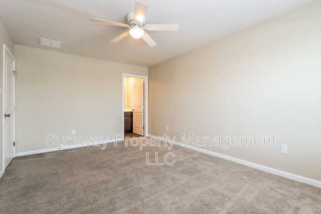 Building Photo - 6 Arlotta St