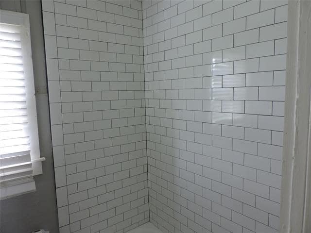 Building Photo - 2300 W Lowden St