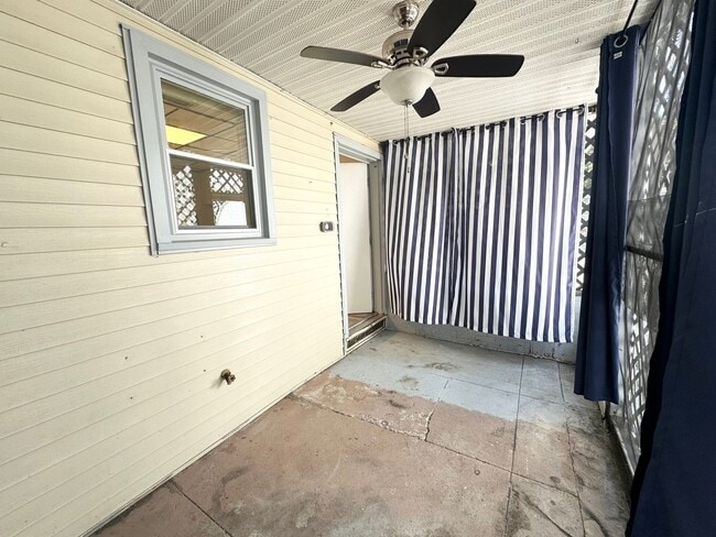 Building Photo - 1 Bedroom with Bonus Room in Lebanon!