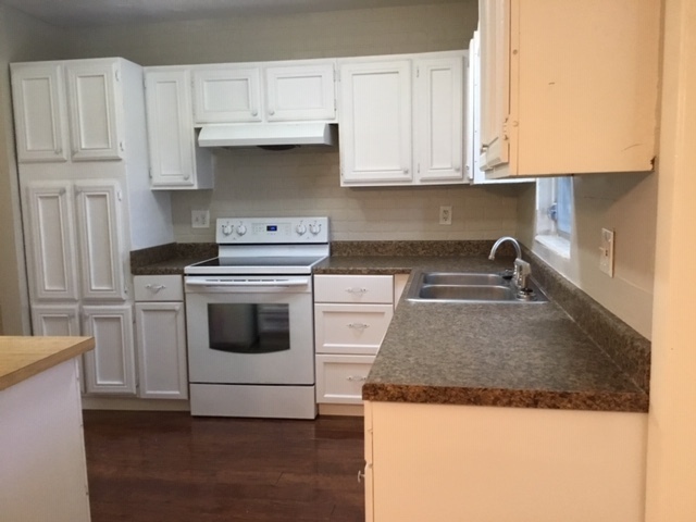 Building Photo - 1614 Sparrow Dr