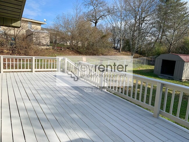 Building Photo - 4652 Cary Ln