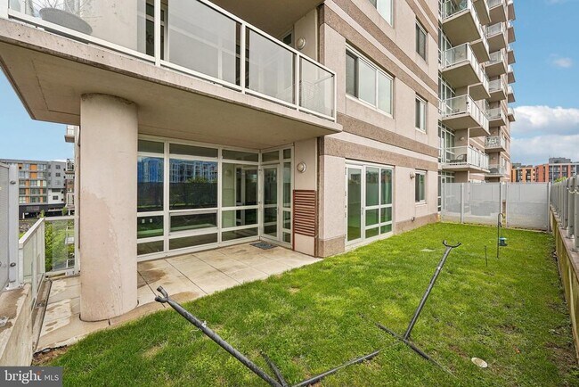 Building Photo - 901 N Penn St