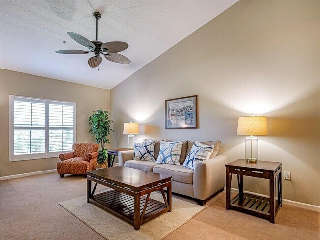Building Photo - 5095 Fairways Cir