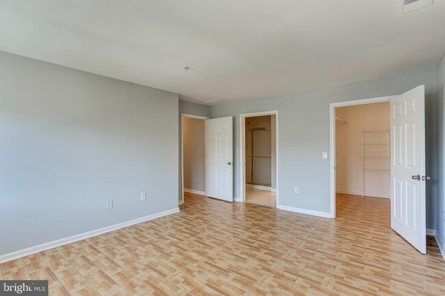 Building Photo - 31 Lambourne Rd