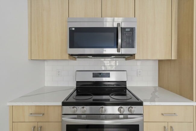 Building Photo - 1035 Commonwealth Ave