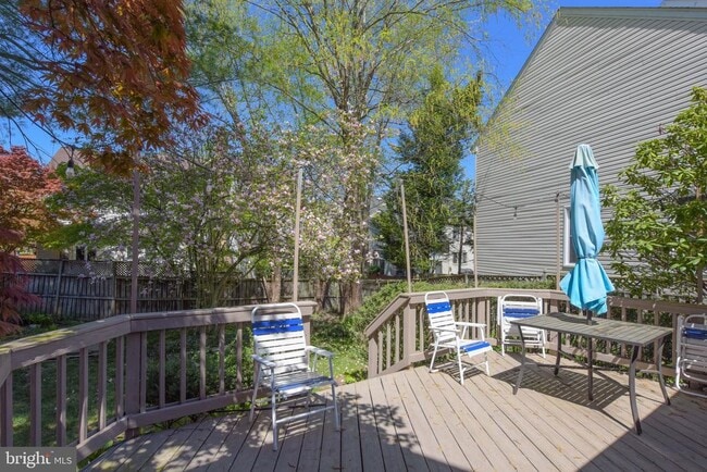 Building Photo - 8104 Creekview Dr