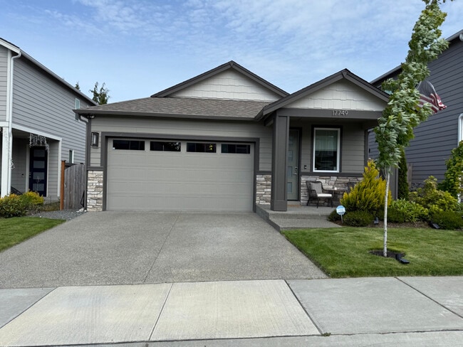 Building Photo - 17749 26th Dr NE