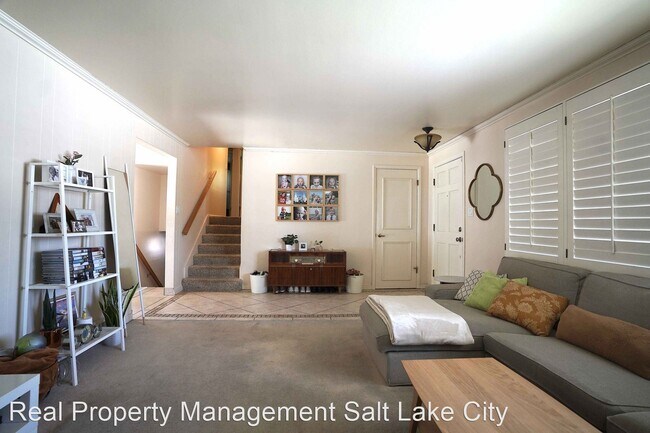 Building Photo - 4 br, 3 bath House - 4585 S 2770 E