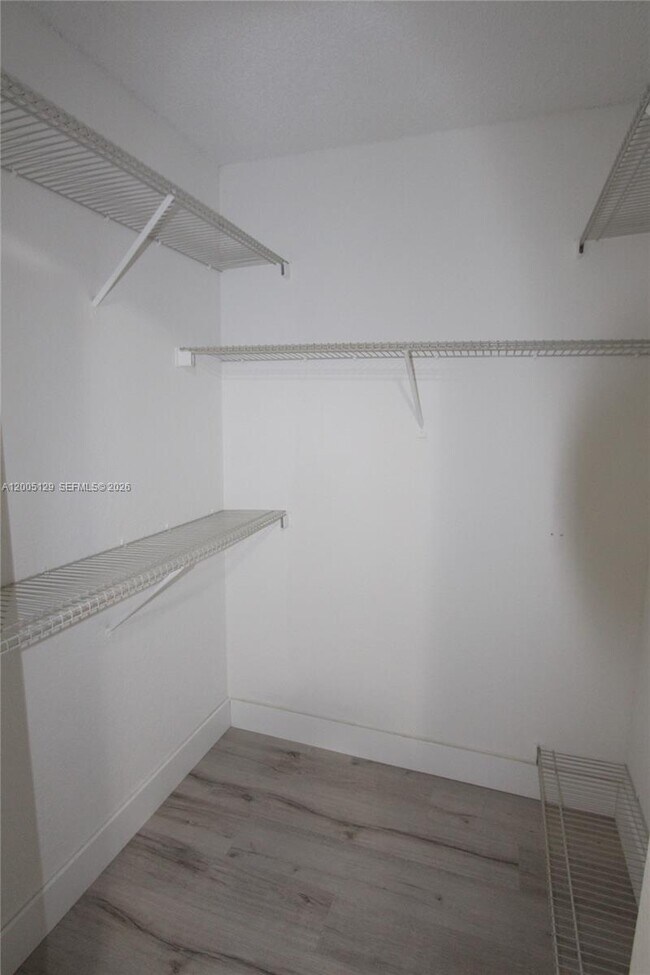 Building Photo - 2890 N Oakland Forest Dr