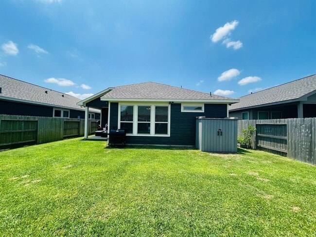 Building Photo - 7927 Tindarey Maple Trace