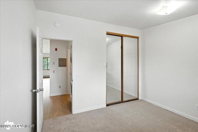 Building Photo - 305 Donna Dr