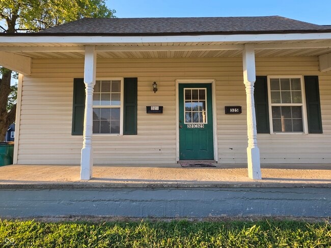 Primary Photo - 323 S East St