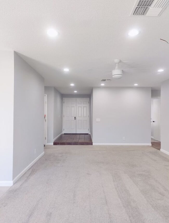 Building Photo - Beautiful 3 bed 2 bath for rent near Atwat...