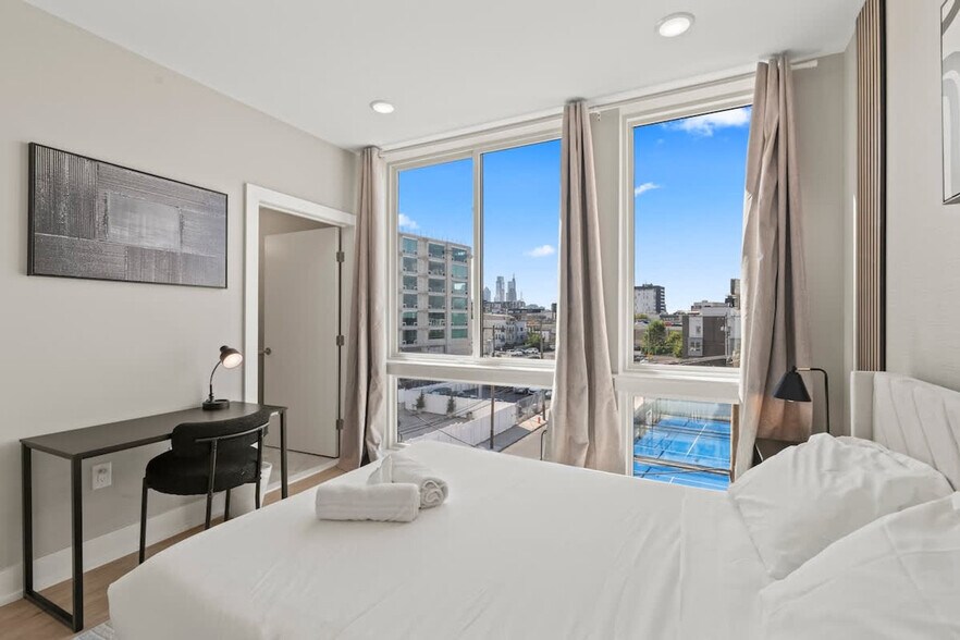 Building Photo - 901 Canal St