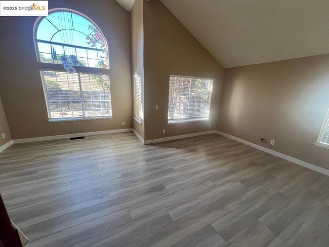 Building Photo - 5016 Perry Way