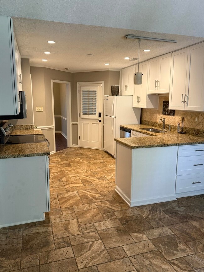 Building Photo - 2805 Morning Woods Dr